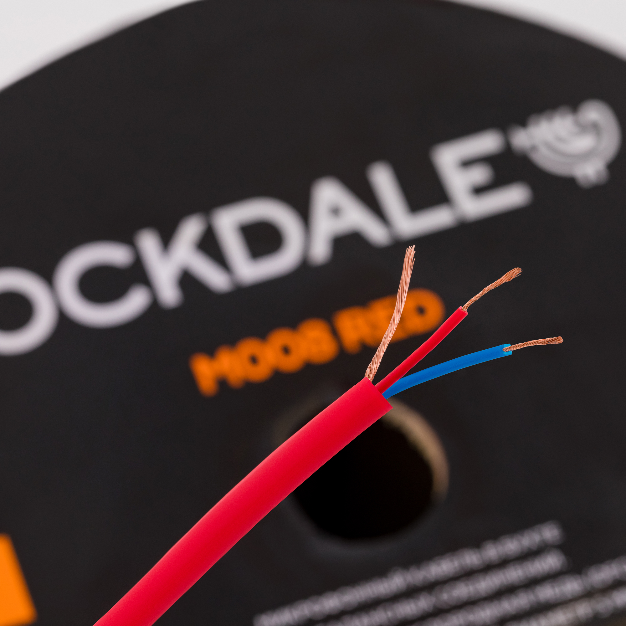 ROCKDALE M008 Red Микрофонный кабель в бухте для балансных соединений, OFC структура 84х0,1+2х(28х0,1), красный, длина 100 м, це thumbnail 4