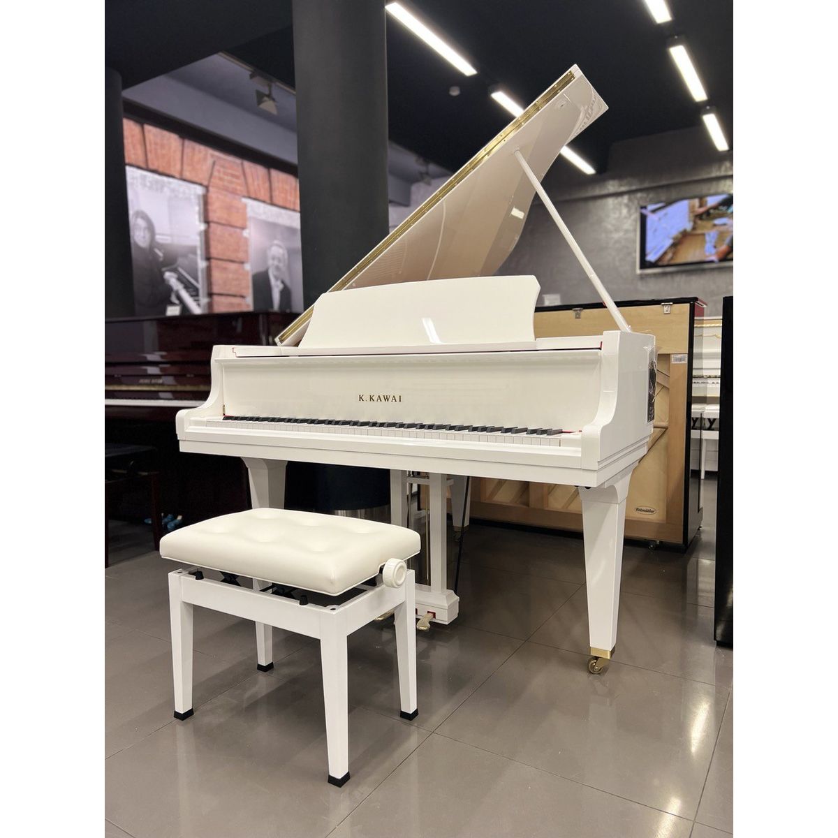 KAWAI GL-10 WH/P - рояль, 153х150х102, банкетка (600),белый полиров., механизм Millennium III.